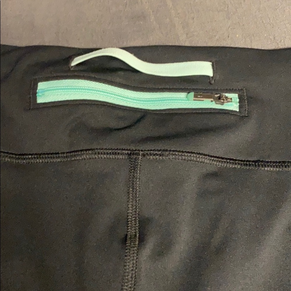 Under armour capris - Picture 5 of 6